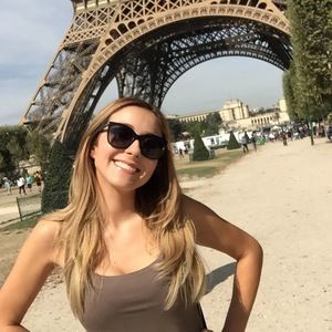 Meet your Posher, Alexis